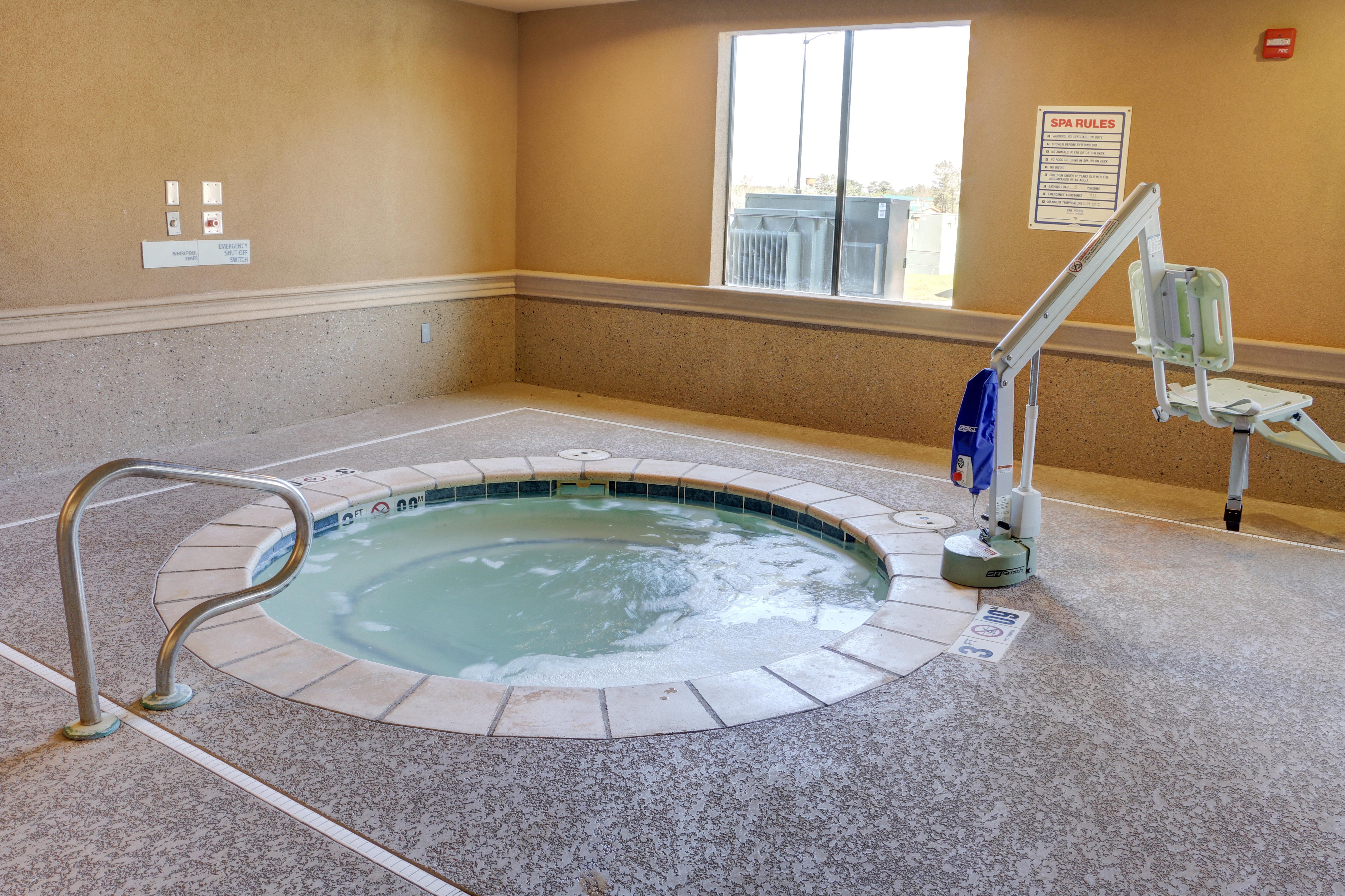 Holiday Inn Express Hotel & Suites Texarkana East By Ihg Exterior foto